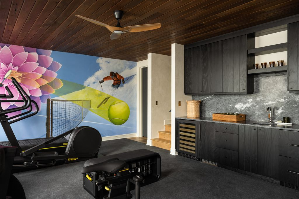 Gym and Fitness Studio Graphics: Floor-to-Ceiling Print That Builds an Atmosphere